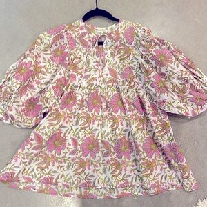 Mille resort & Travel beautiful cotton floral Top Blouse Size Large